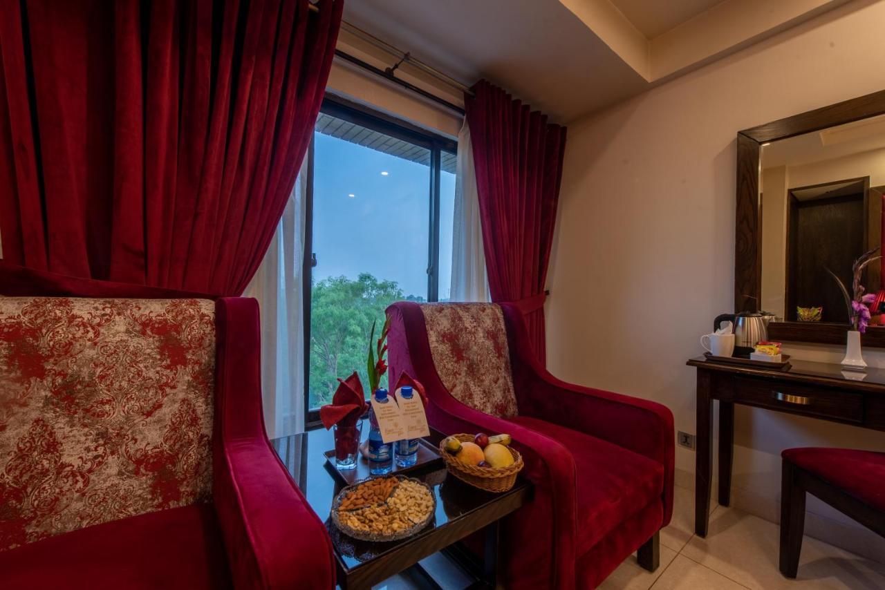 Envoy Continental Hotel Ισλαμαμπάντ Εξωτερικό φωτογραφία