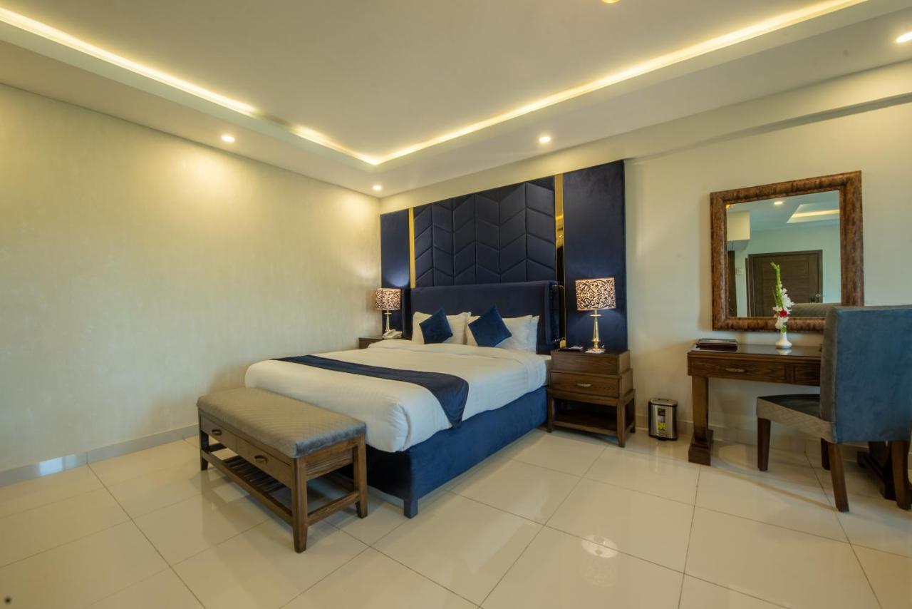 Envoy Continental Hotel Ισλαμαμπάντ Εξωτερικό φωτογραφία