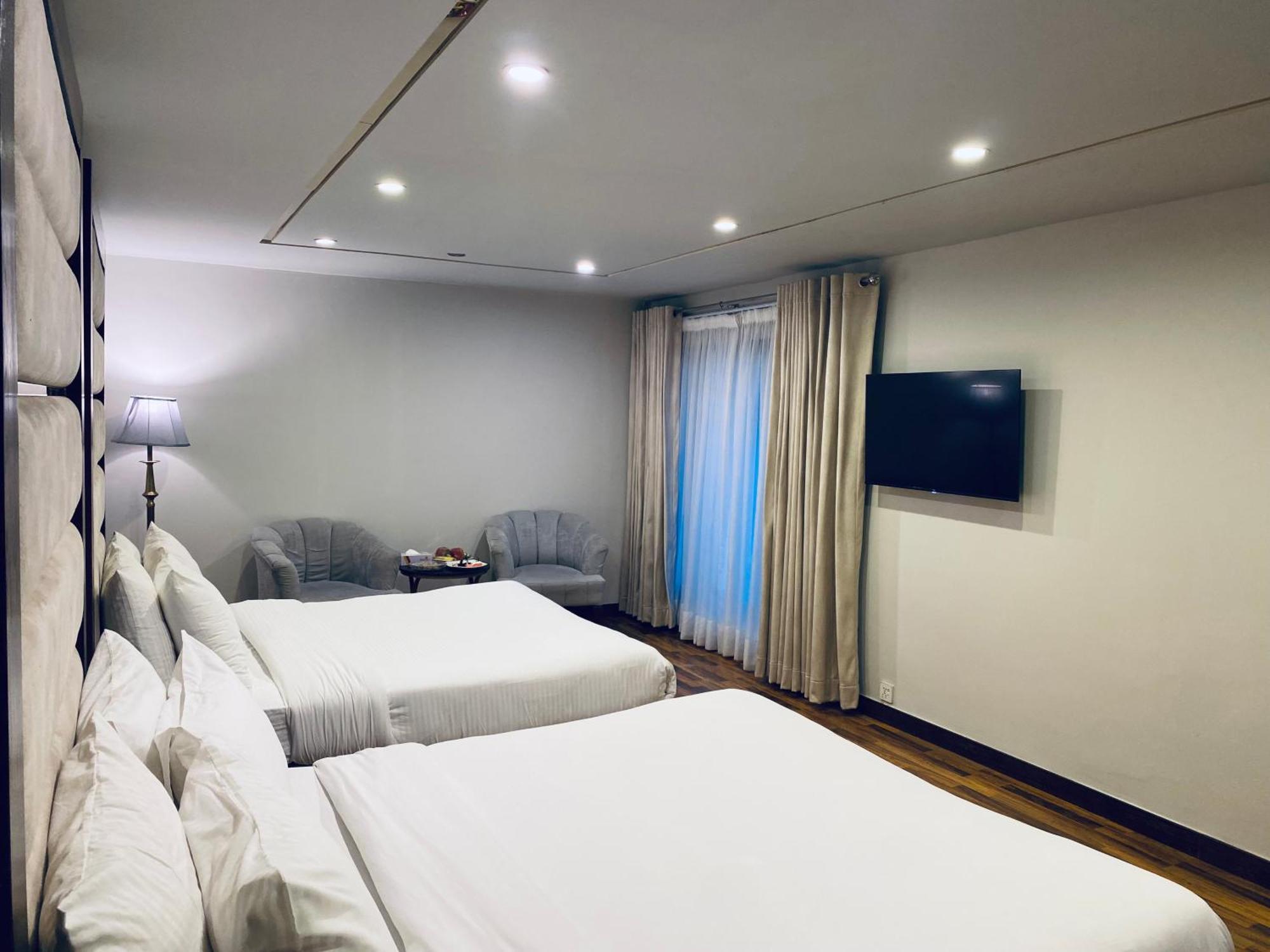 Envoy Continental Hotel Ισλαμαμπάντ Εξωτερικό φωτογραφία