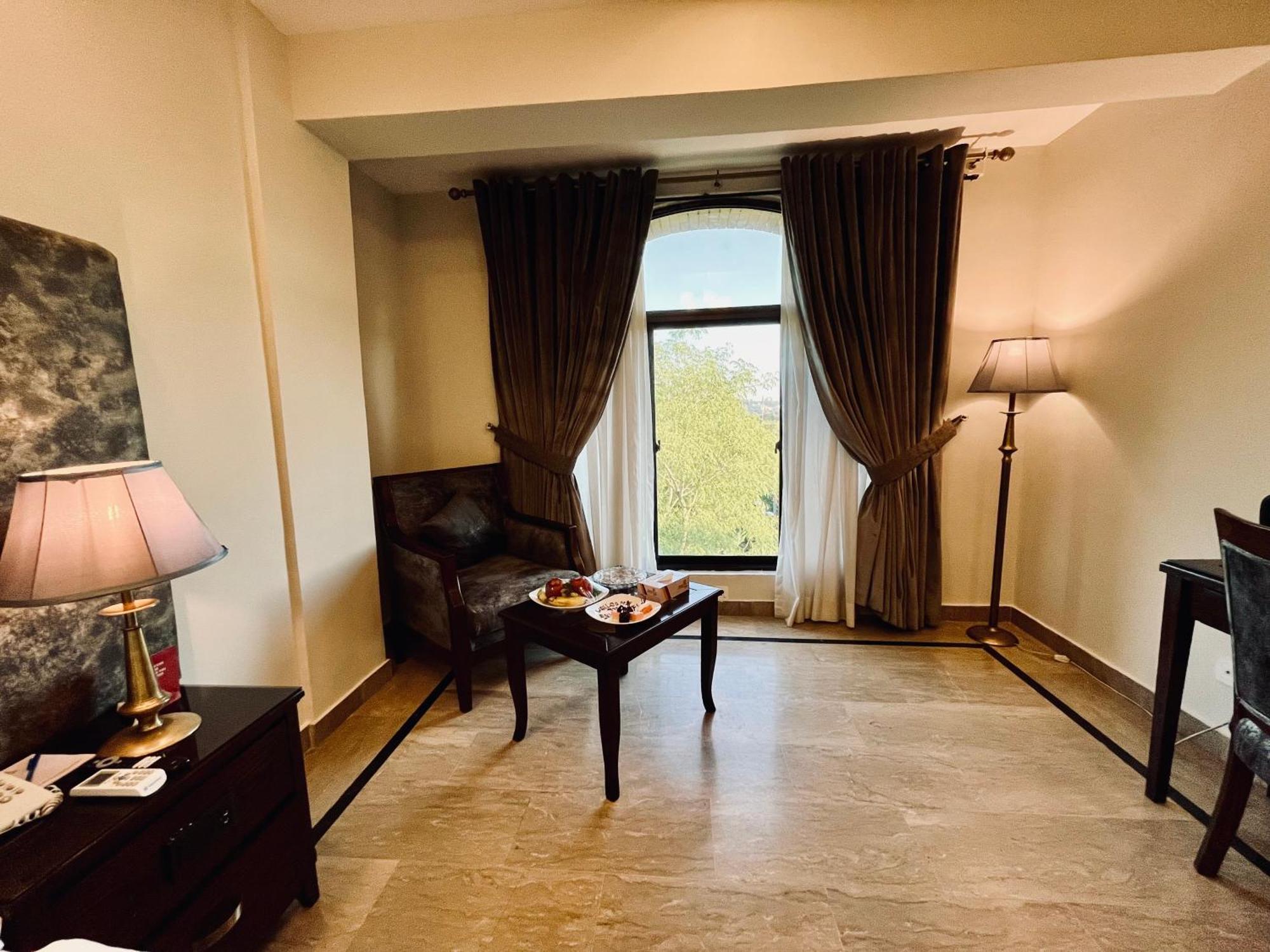 Envoy Continental Hotel Ισλαμαμπάντ Εξωτερικό φωτογραφία