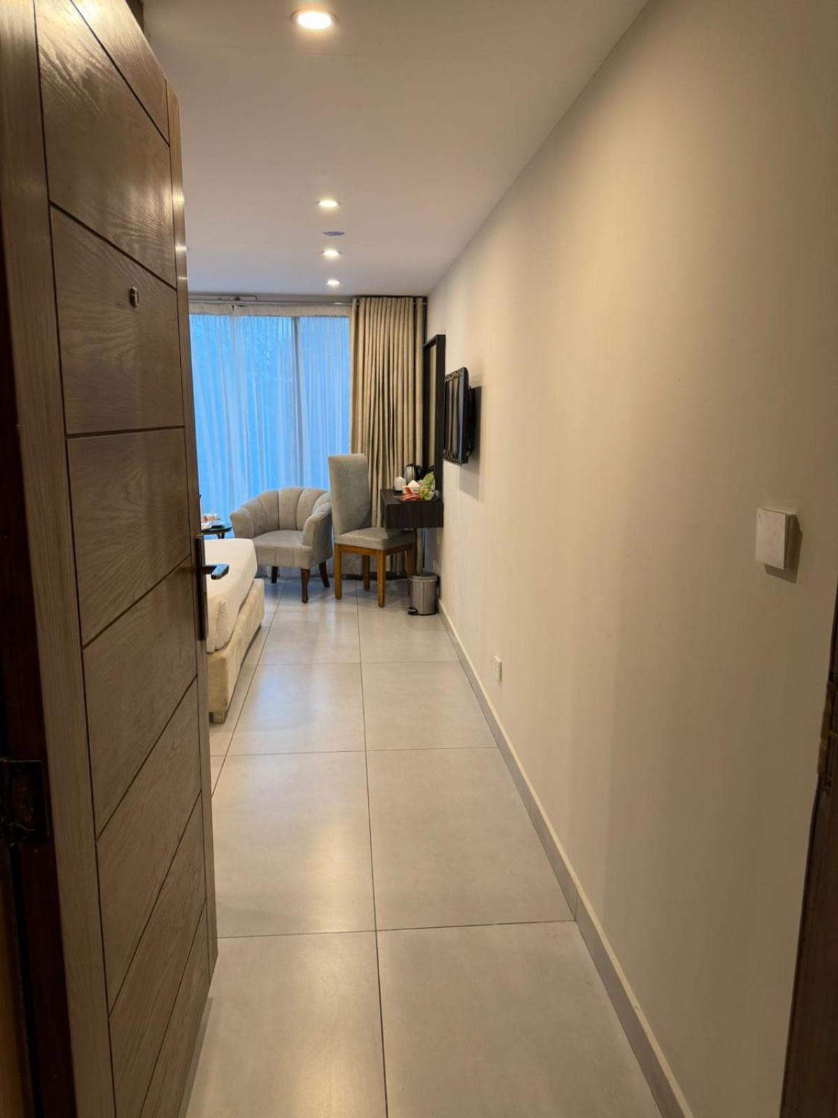 Envoy Continental Hotel Ισλαμαμπάντ Εξωτερικό φωτογραφία